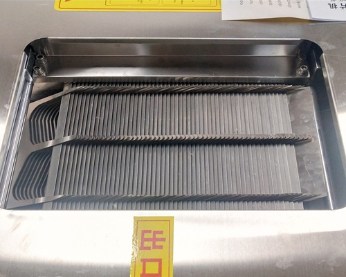 Mesin Pengolah Ikan Slot Ganda Bevel Fillet Machine Digunakan Restoran
