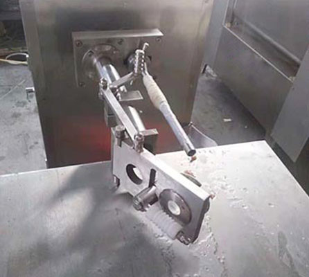 Mesin Pembuat Sosis Komersial 304ss Mesin Pengisian Sosis Pneumatik Kuantitatif