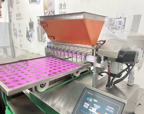 Mesin Pembuat Permen PLC Mesin SSS304 Chocolate Gummy Depositor